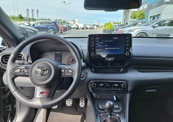 Toyota Yaris cena 159900 przebieg: 6197, rok produkcji 2021 z Sulejów małe 232